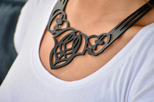 Collier courageux